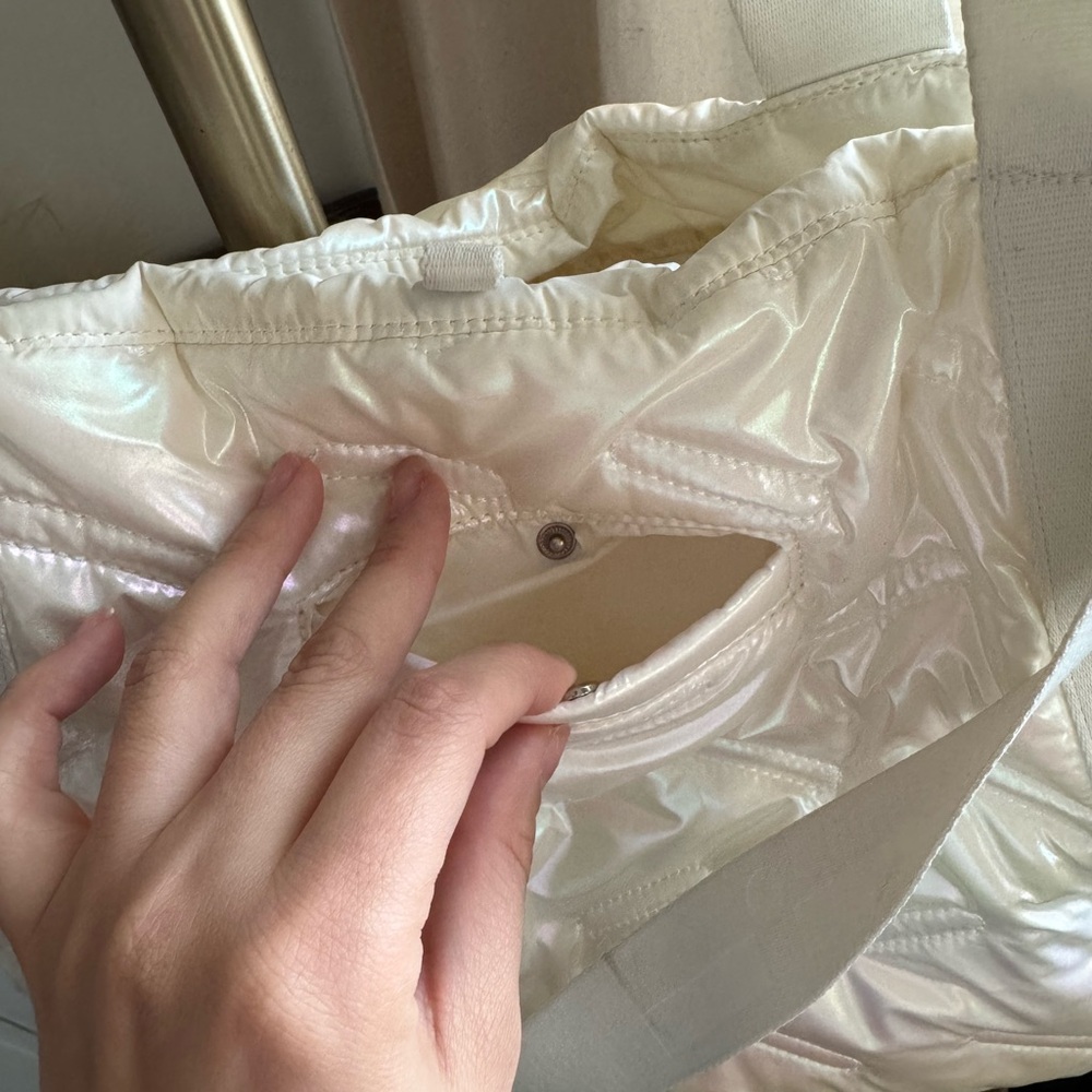 Go Dash Dot Iridescent White Tote Bag - Picture 5 of 11